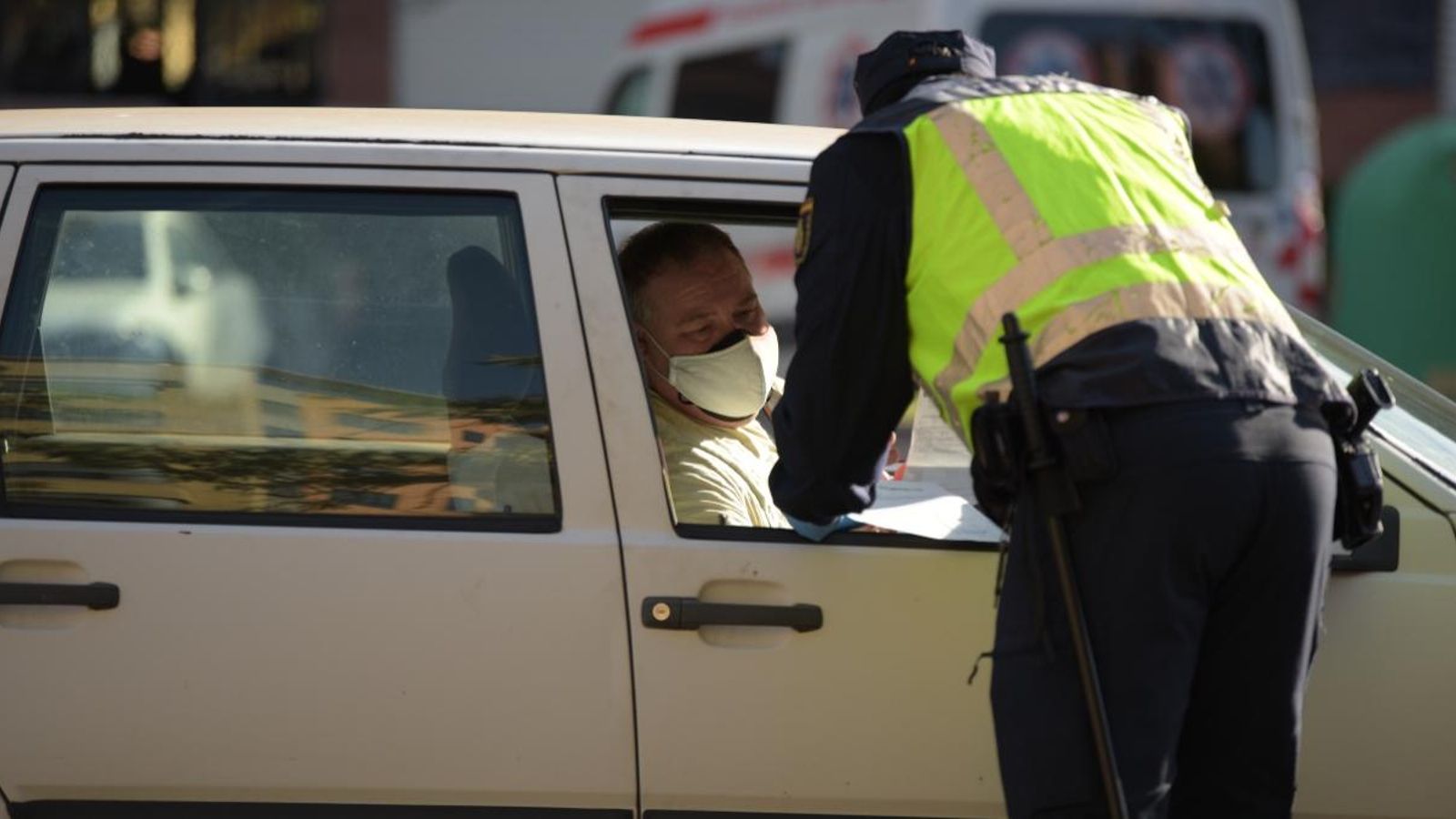 Dispositiu de control a la eixida d'una ciutat.