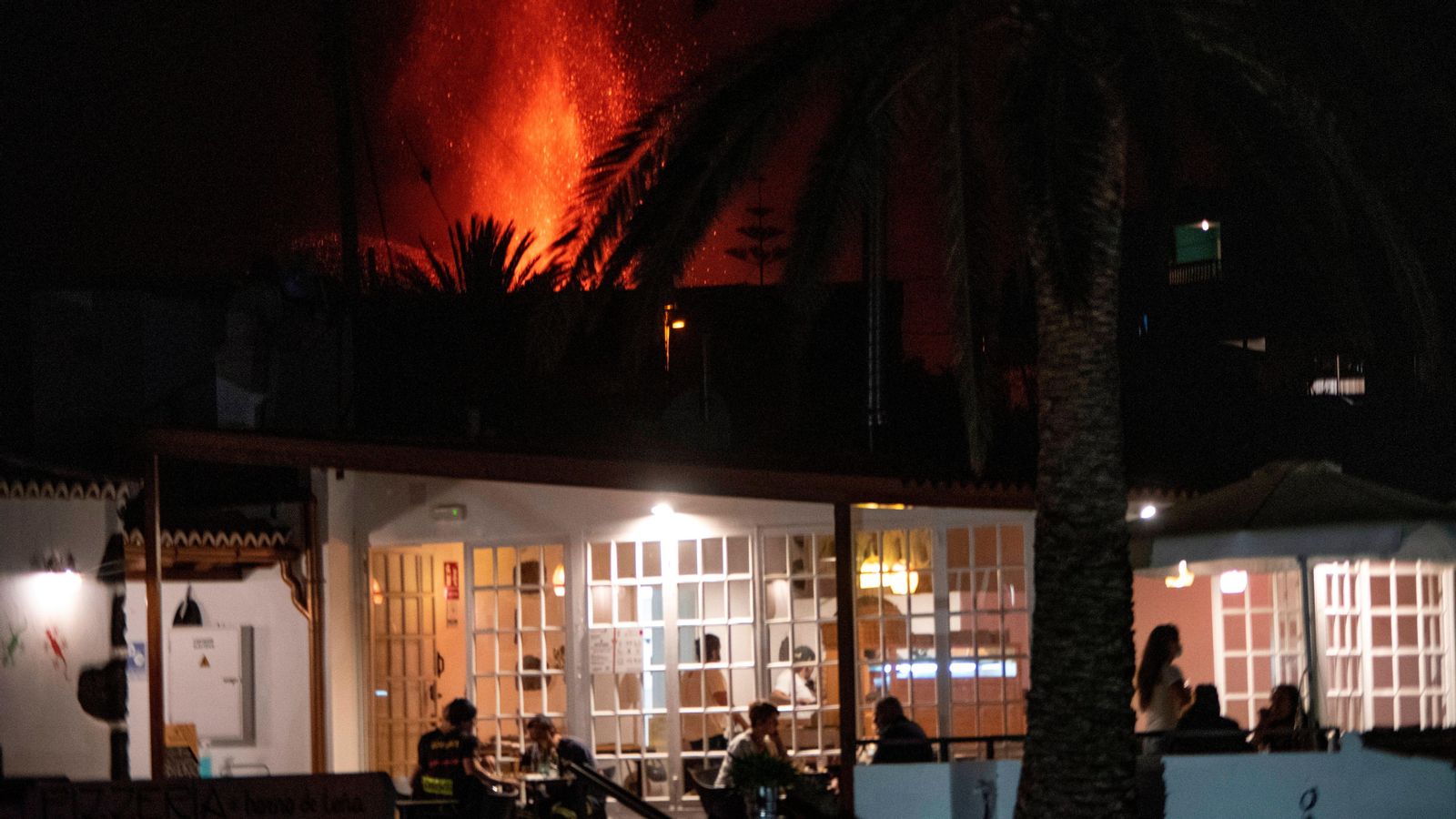 Un restaurant de El Paso, a la Palma, a pocs quilòmetres del volcà de Cumbre Vieja