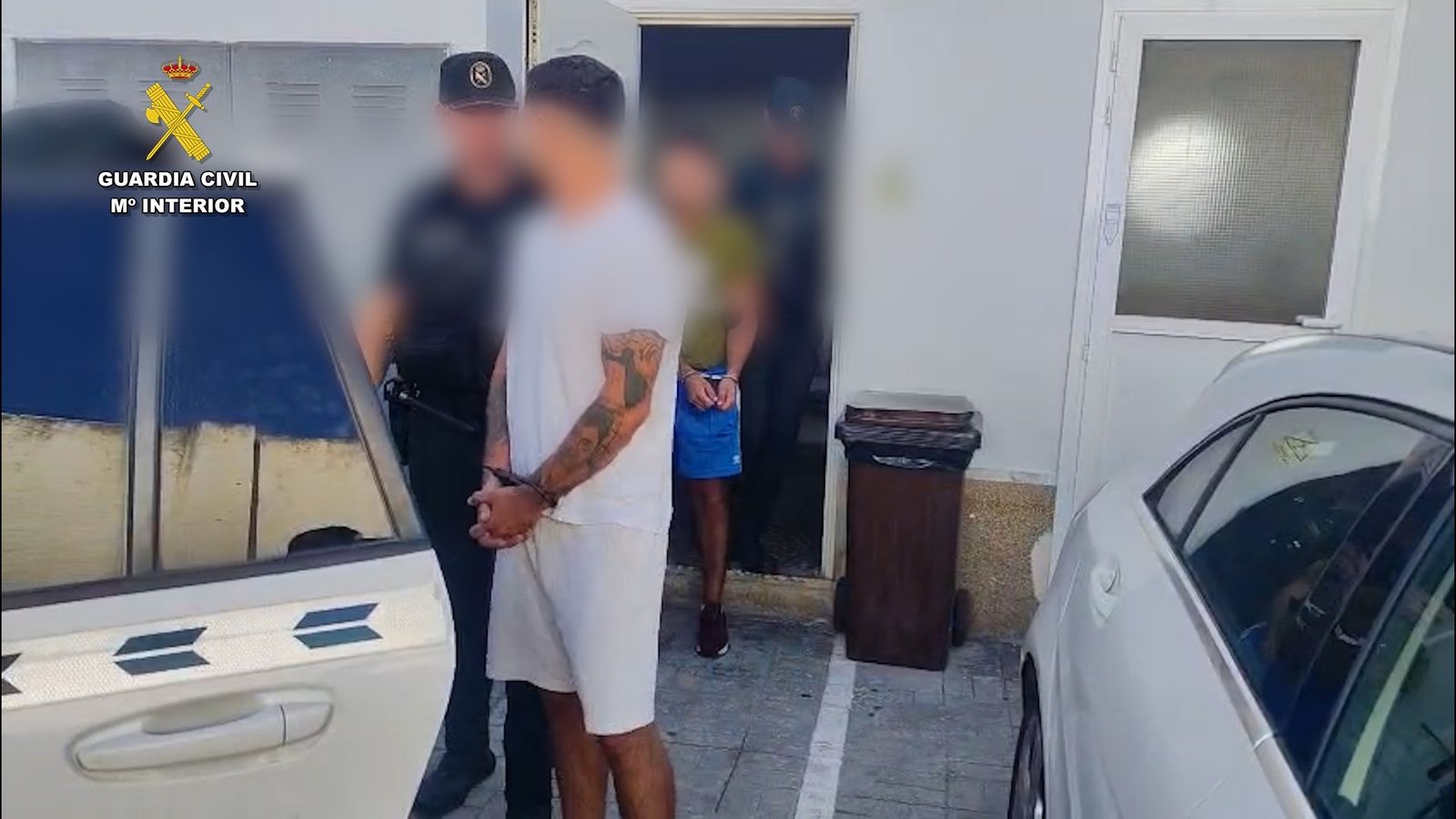 En imatge, el trasllat dels detinguts