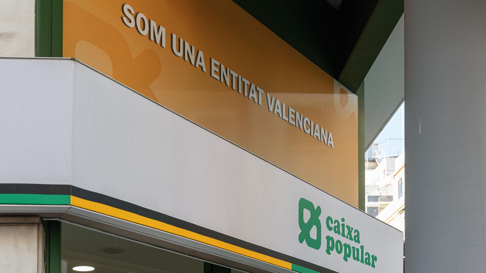 Façana d'una sucursal de Caixa Popular