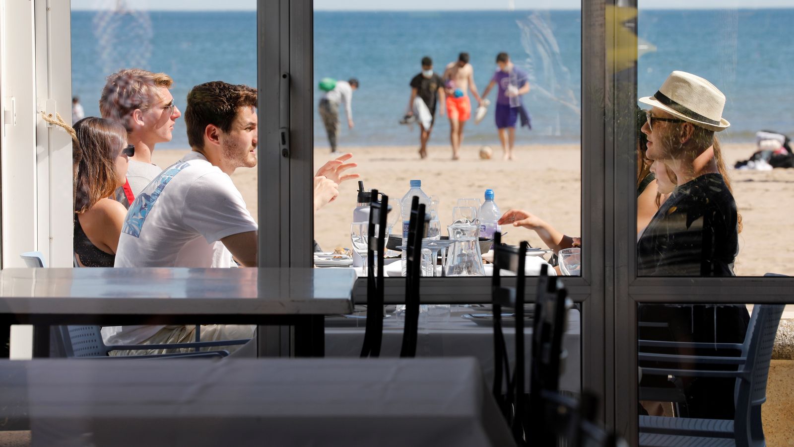 Una terrassa de la costa valenciana en una imatge d'aquesta setmana