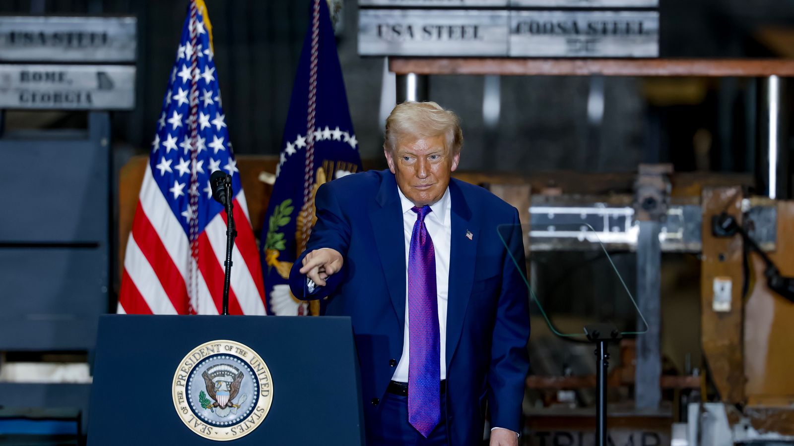 El president dels Estats Units, Donald Trump, en un acte econòmic a la planta de Coosa Steel Corporation, a Rome (Geòrgia), els EUA