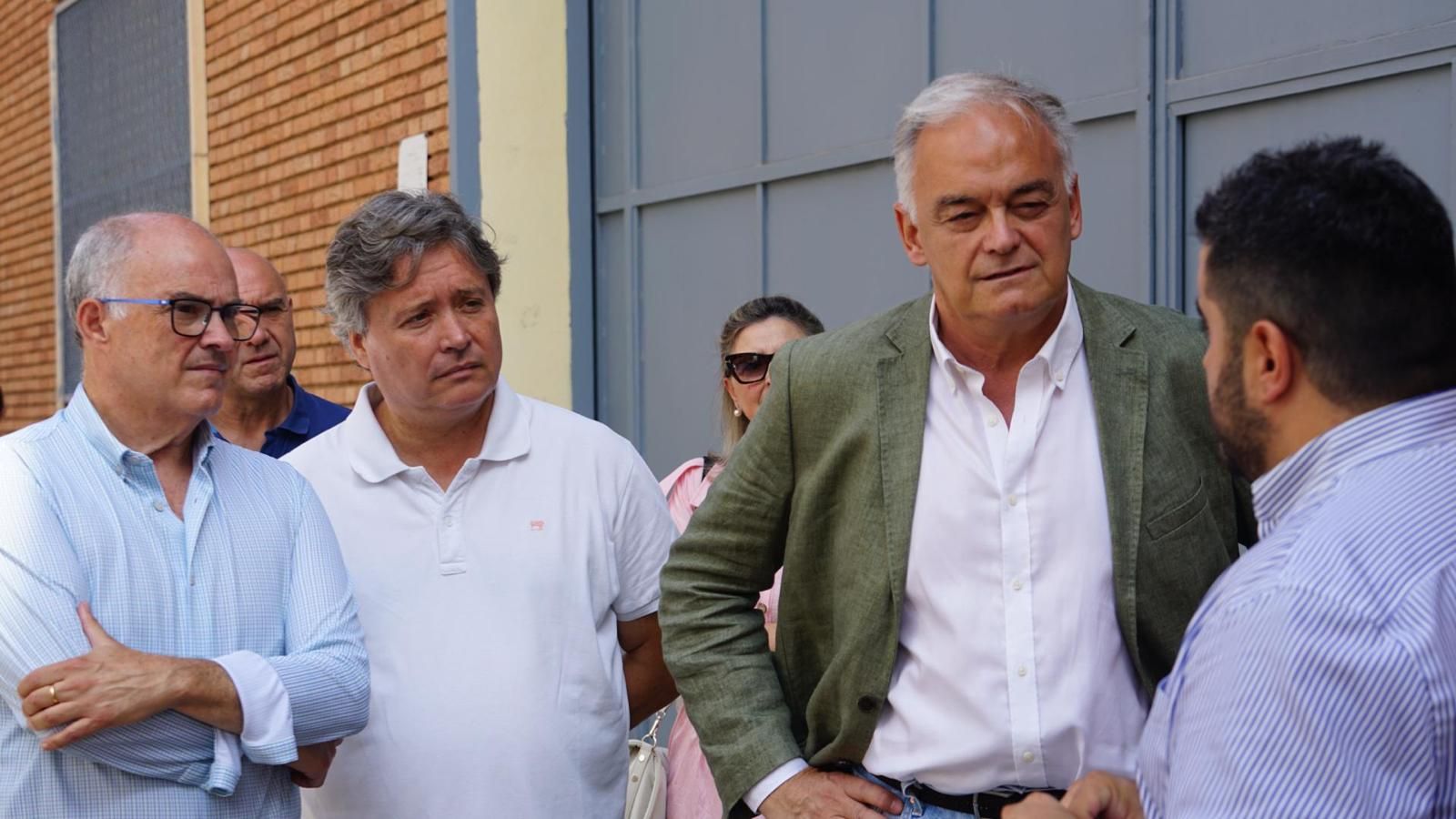 González Pons, amb jaqueta verda, a Bonrepòs aquest dimarts