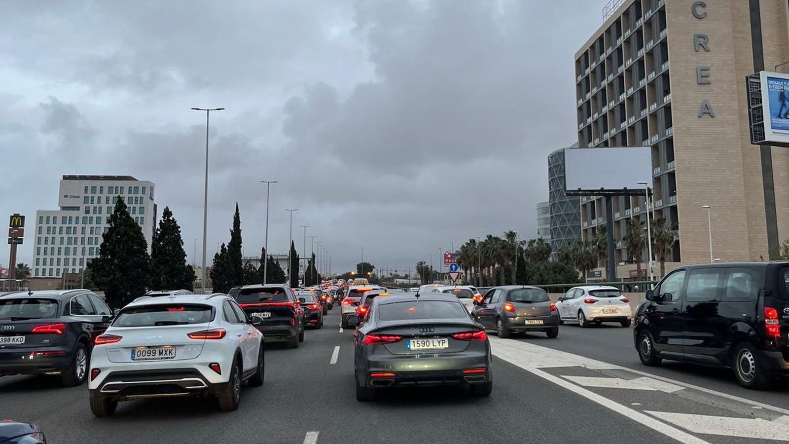 Cues a la CV-35 prop del lloc de l'accident