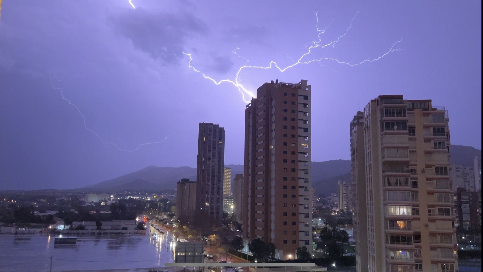 BENIDORM ANIT MÍRIAM CÉSPEDES