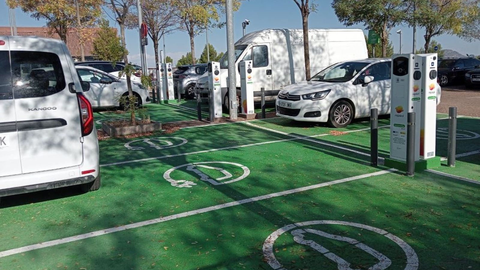 Alguns punts de càrrega en estacions espanyoles
