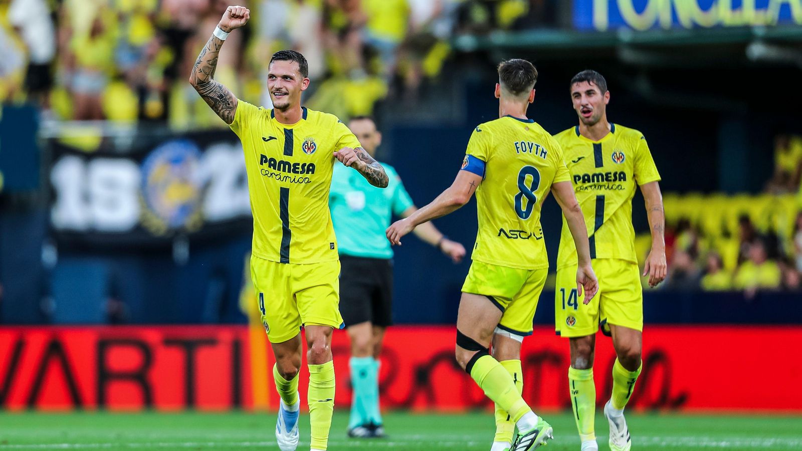 Rafa Marín celebra un gol