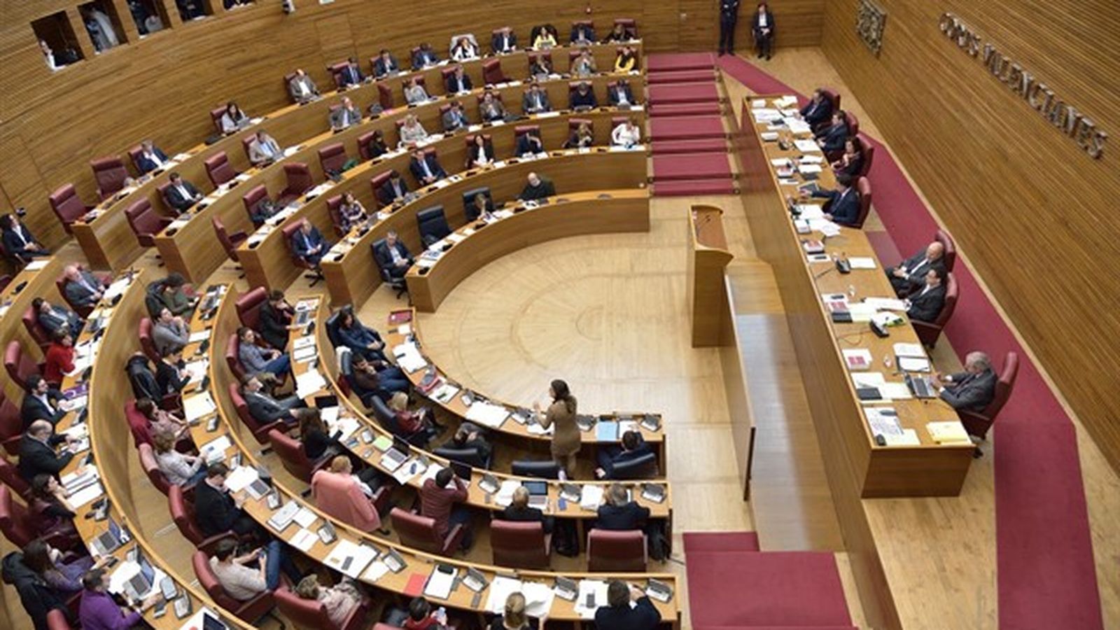 Les Corts demanen tindre en compte els drets laborals de ‘kellys’ i aparadores en les subvencions públiques