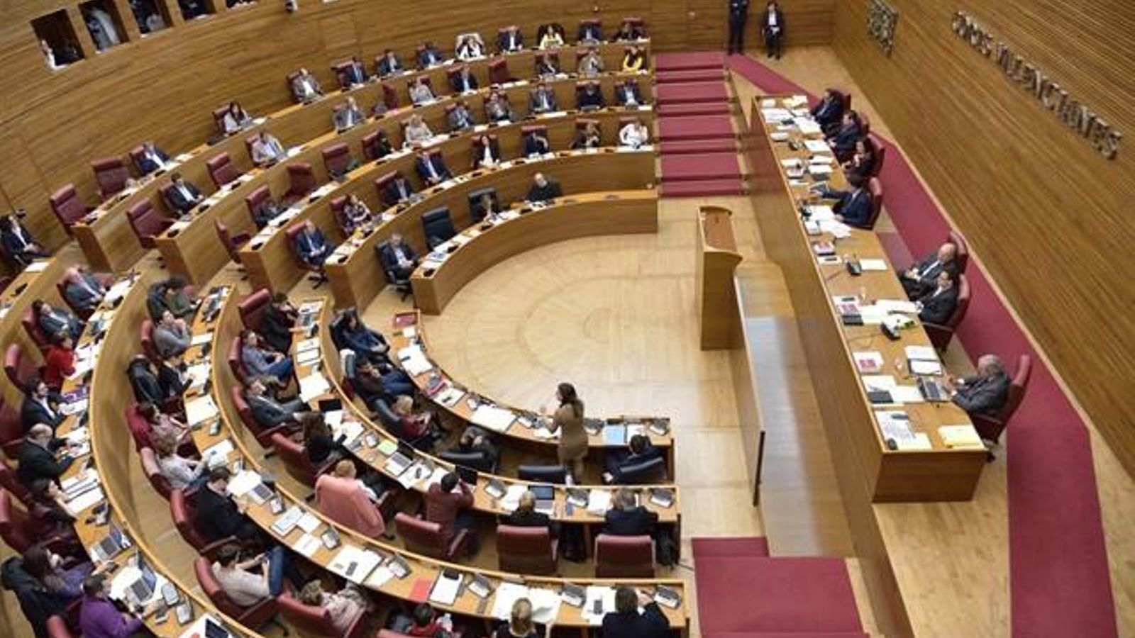 Les Corts demanen tindre en compte els drets laborals de ‘kellys’ i aparadores en les subvencions públiques
