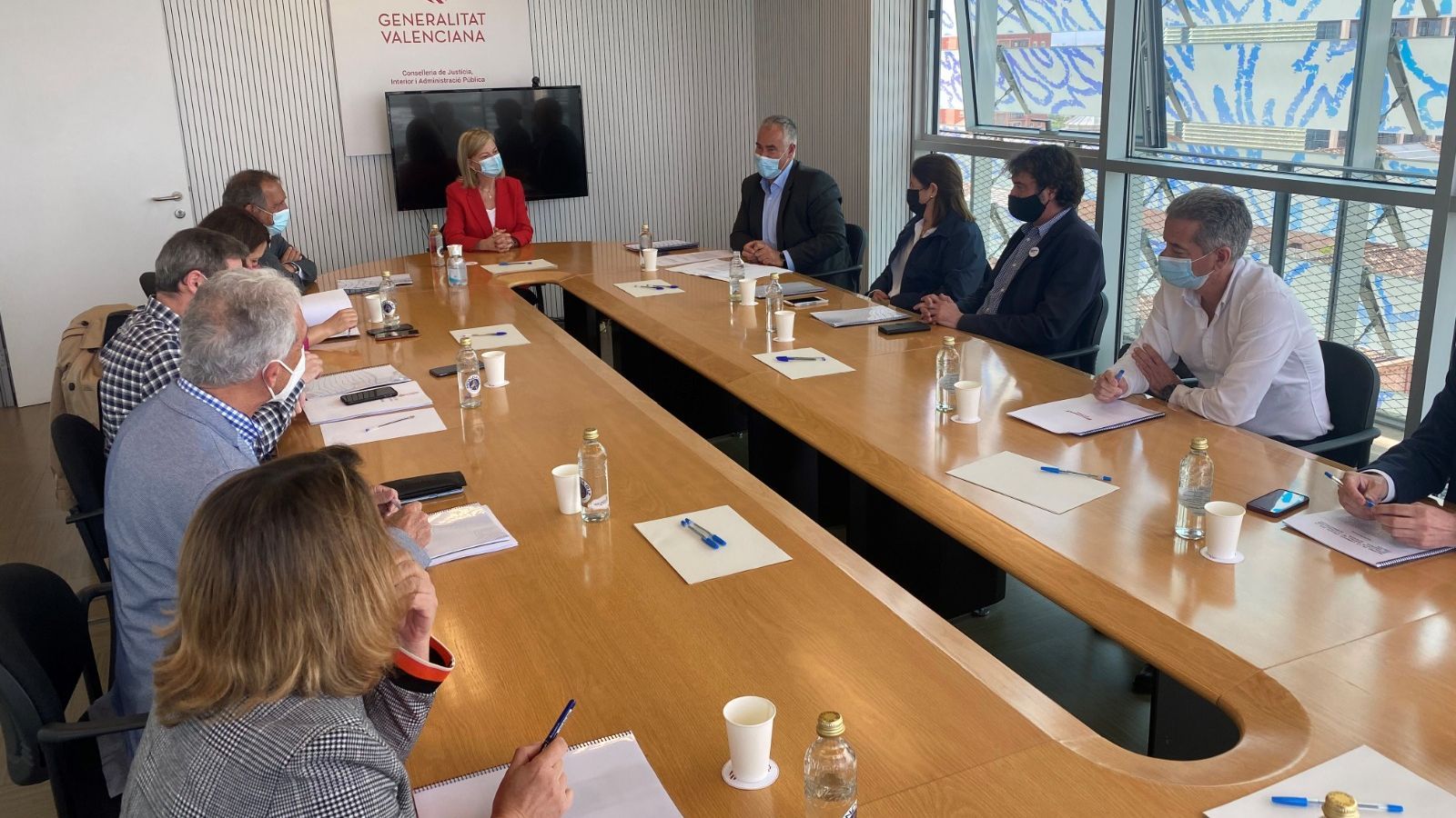 Gabriela Bravo rep l'informe de la Comissió de Competència Lingüística