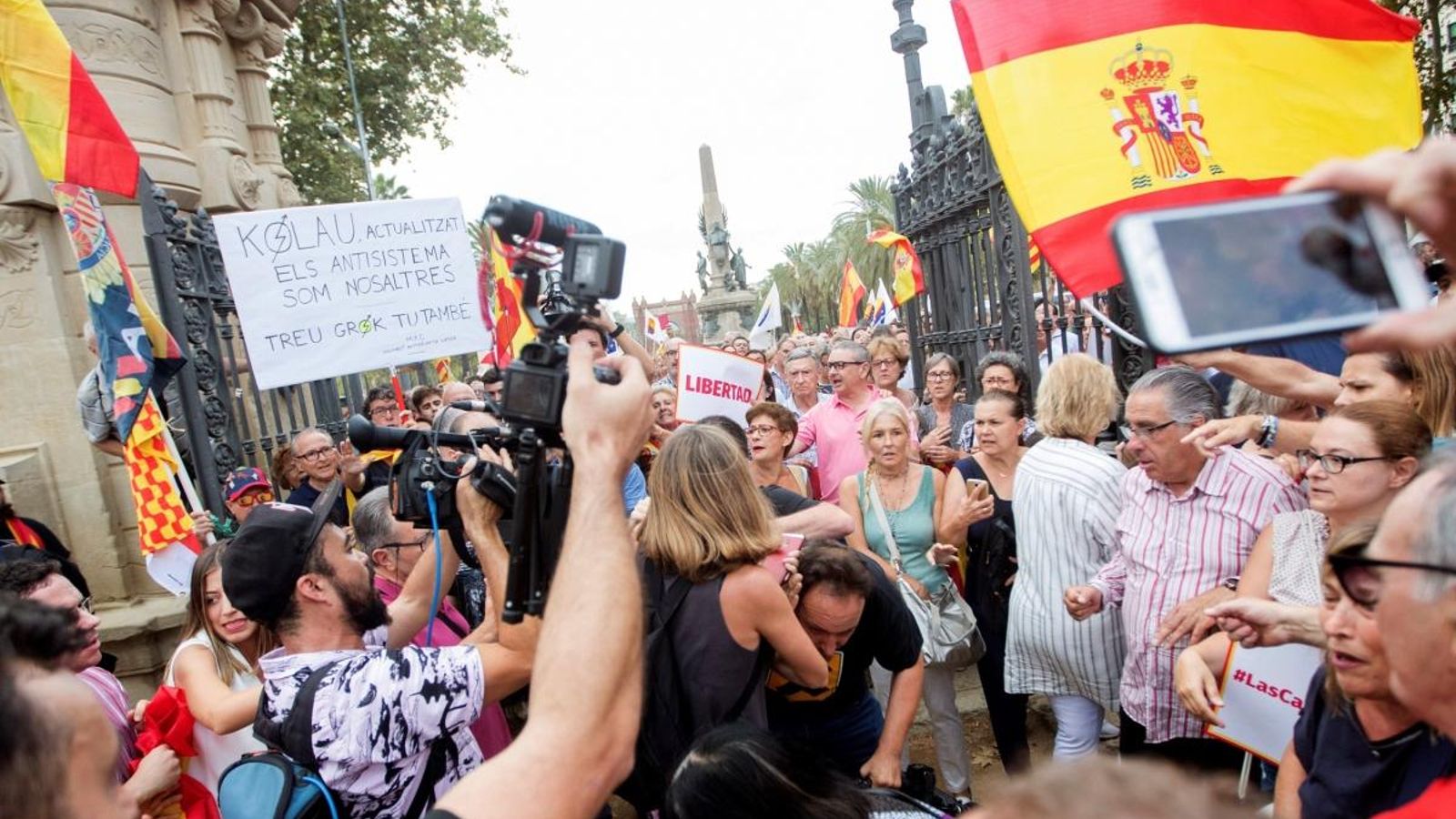 Moment de l'agressió al càmera de Telemadrid.