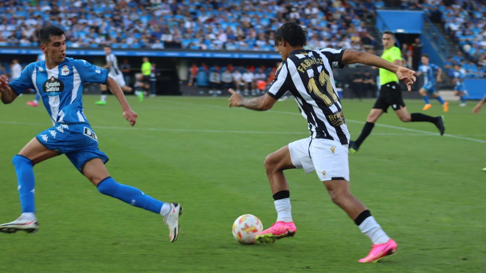 À Punt ofereix la possibilitat de presenciar el duel pel retorn al futbol professional.