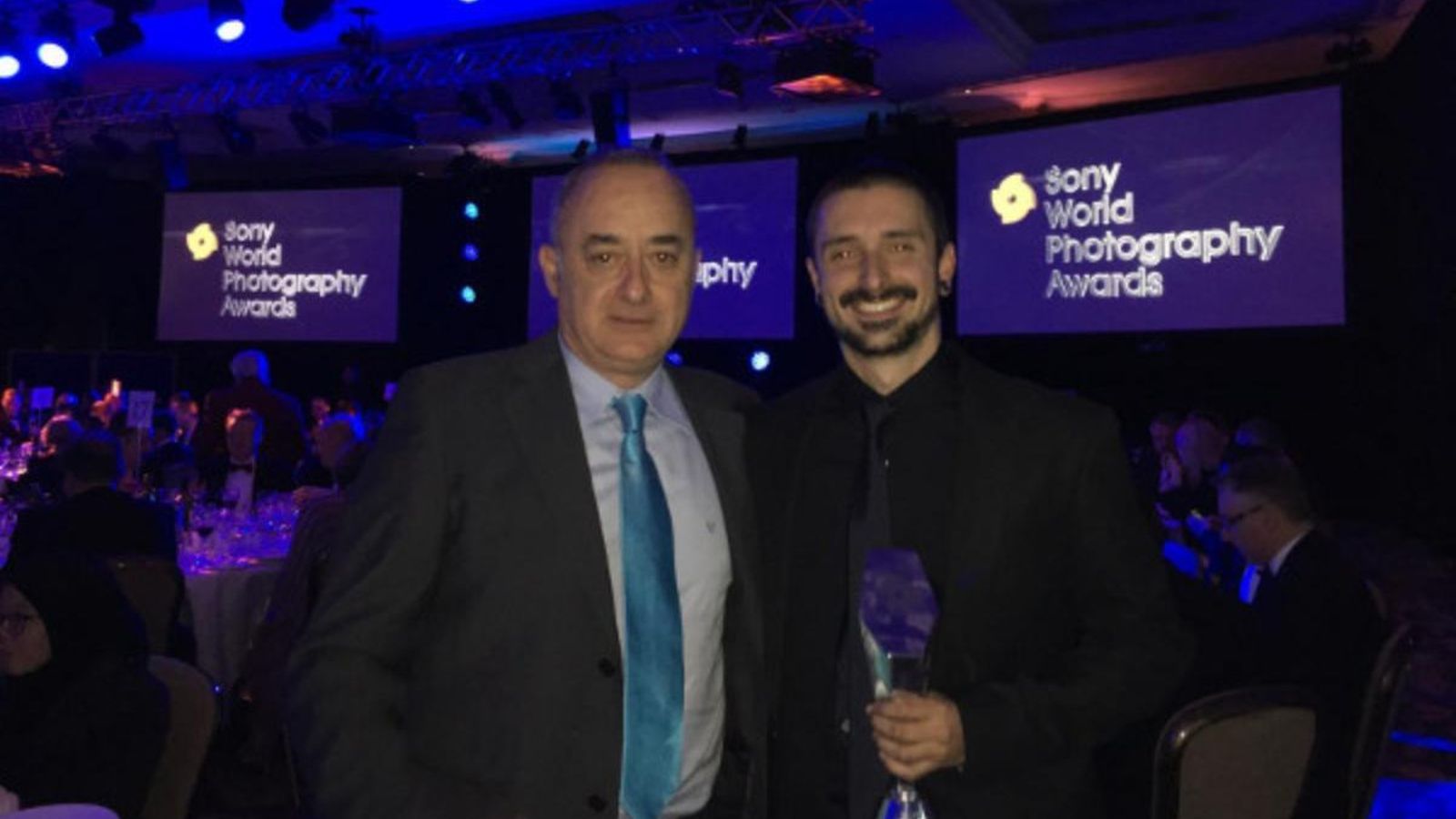 Sergi Villanueva (dreta) i José Aguilar, professor de fotografia de la Universitat Jaume I