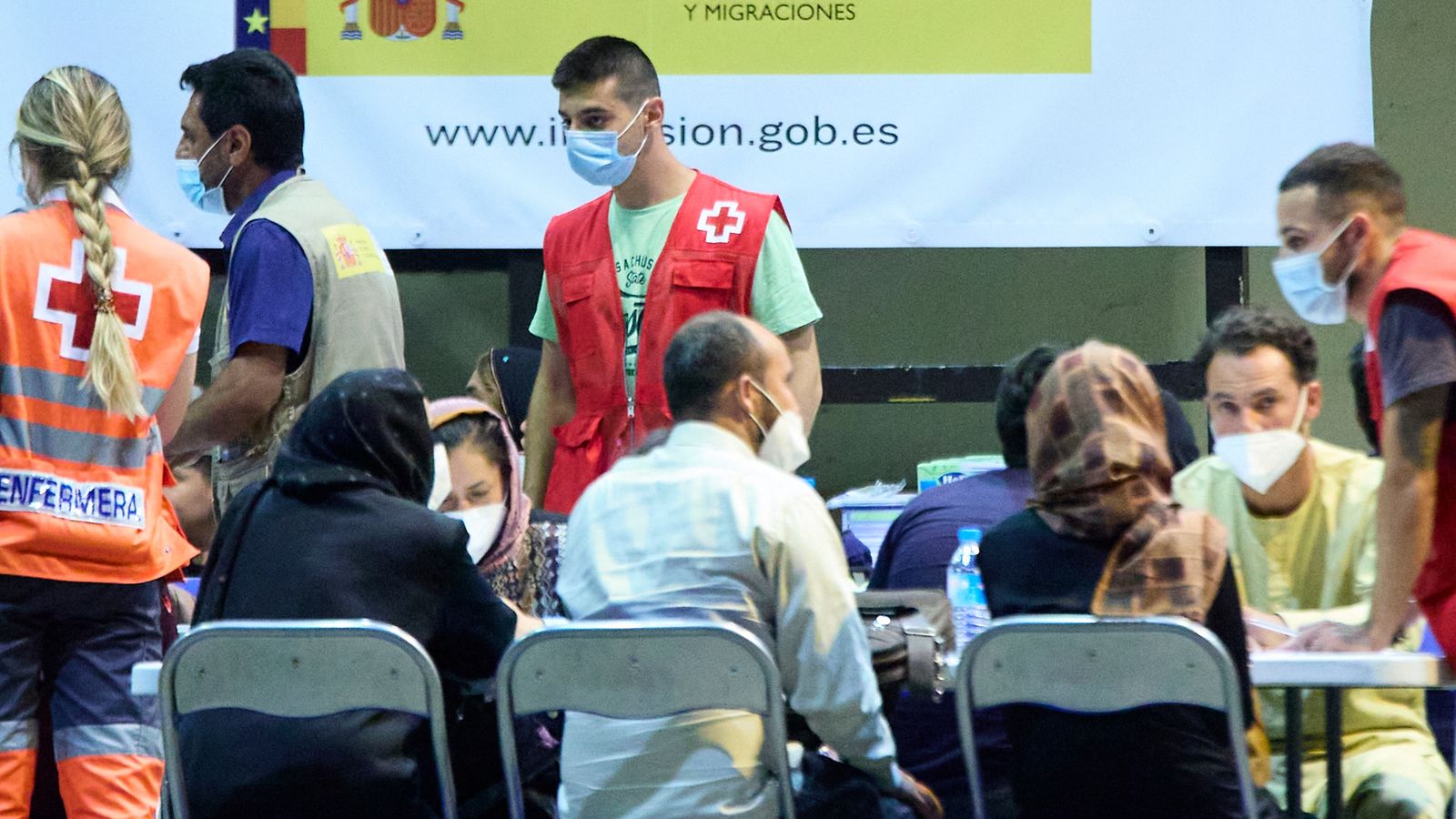 Dispositiu a Madrid per a atendre als afganesos que arriben a Espanya