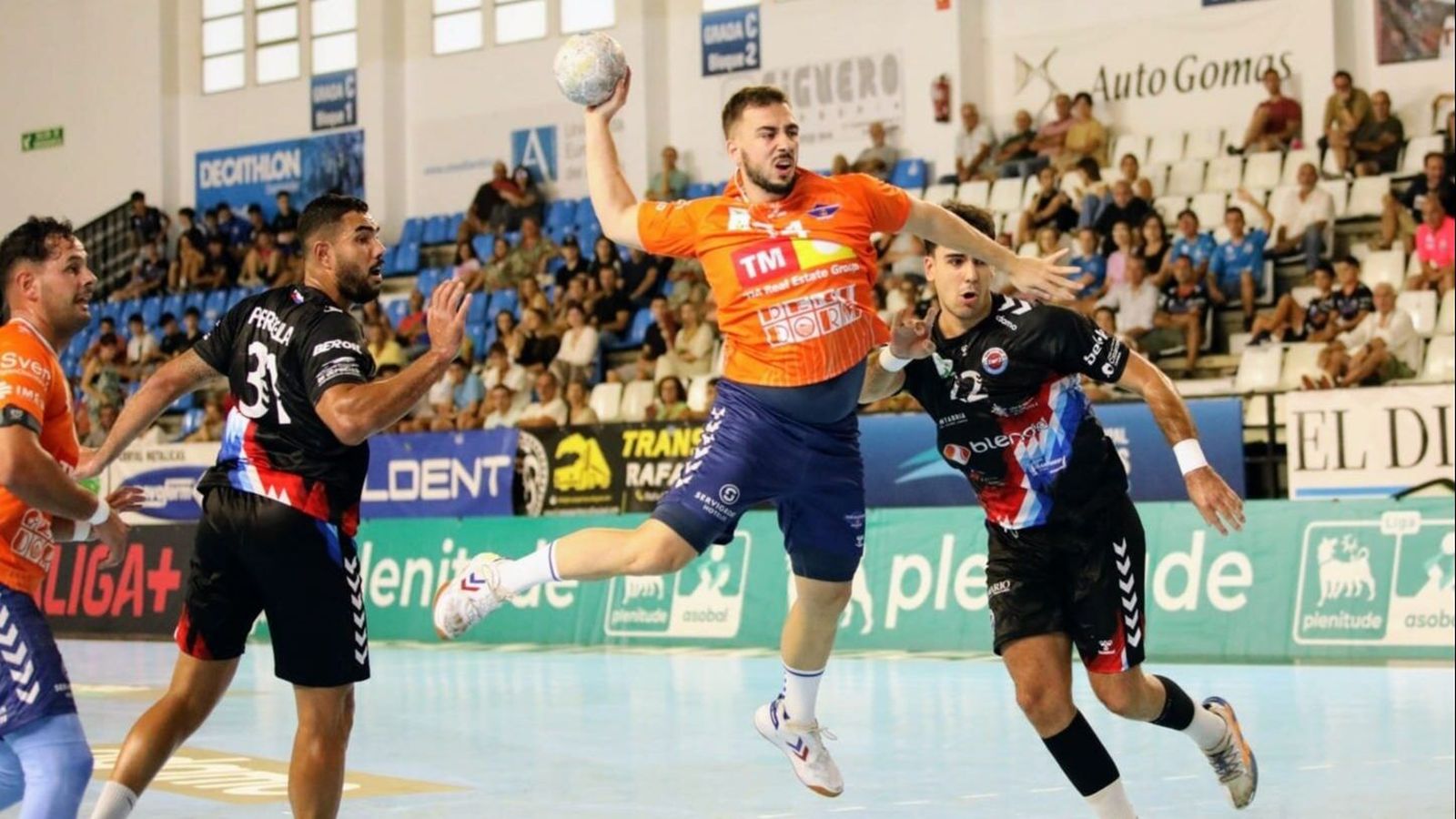 Nacho Vallés en uan acció ofensiva