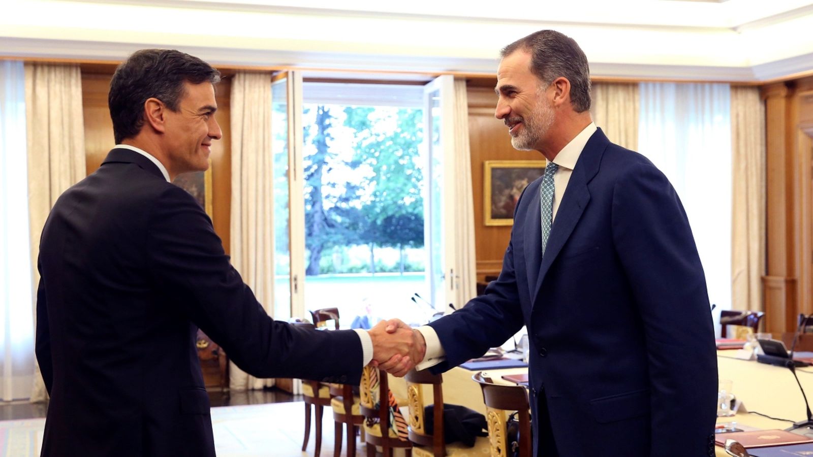 Fotografia facilitada per la Presidència del Govern del rei Felip VI i Pedro Sánchez, moments abans de la reunió del Consell de Seguretat Nacional