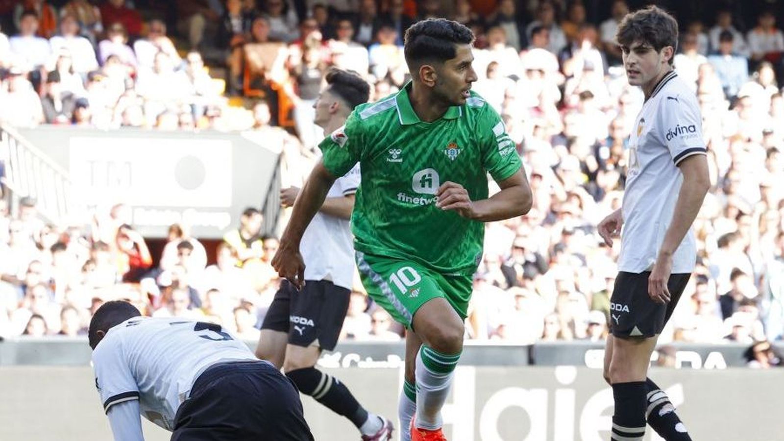 Ayoze celebra un dels gols