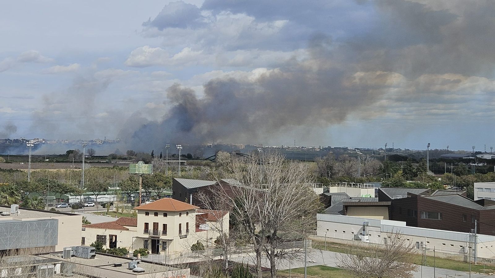Imatge del foc registrat aquest dissabte a Alzira