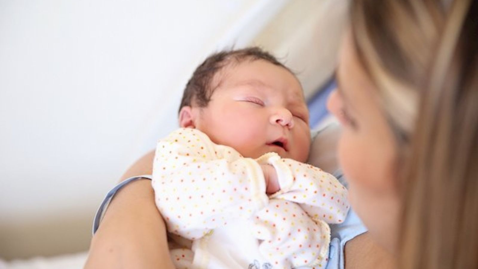 La caiguda de la natalitat a Espanya supera la registrada al territori valencià