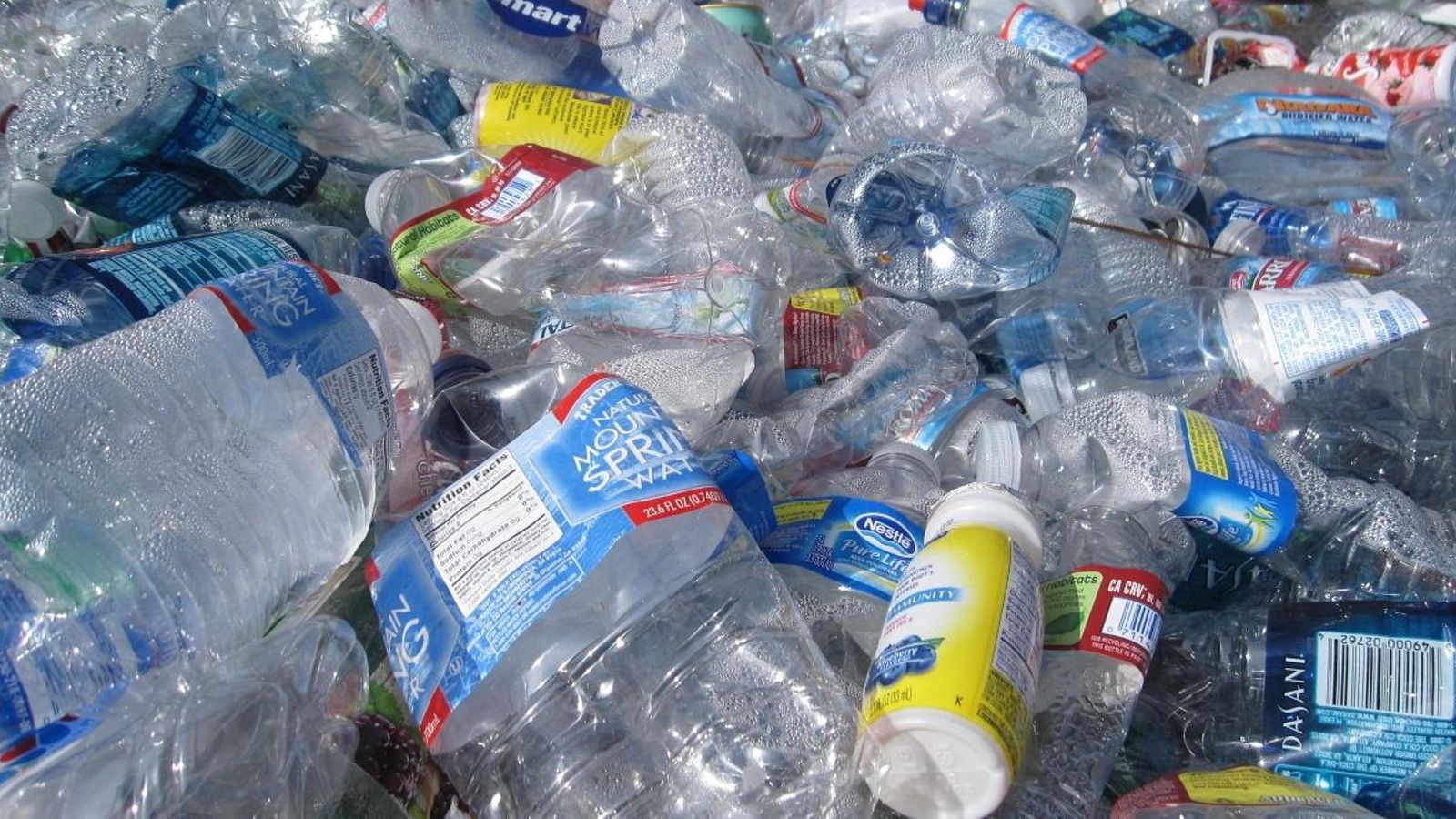 El projecte de llei contra el malbaratament i en favor del reciclatge vol suprimir els embalatges de plàstic