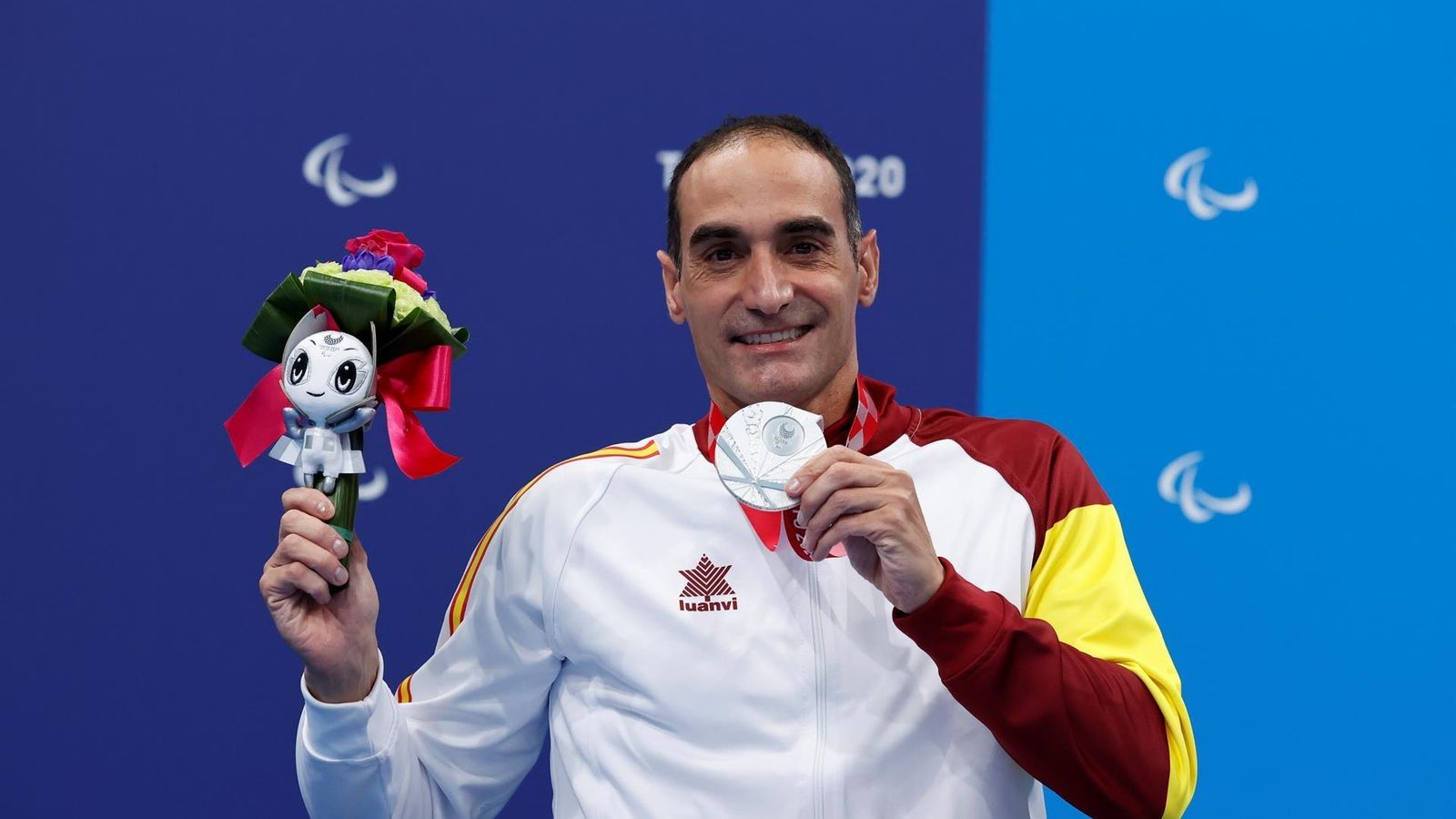 El nadador Miguel Luque aconseguix la medalla de plata en 50 metres braça