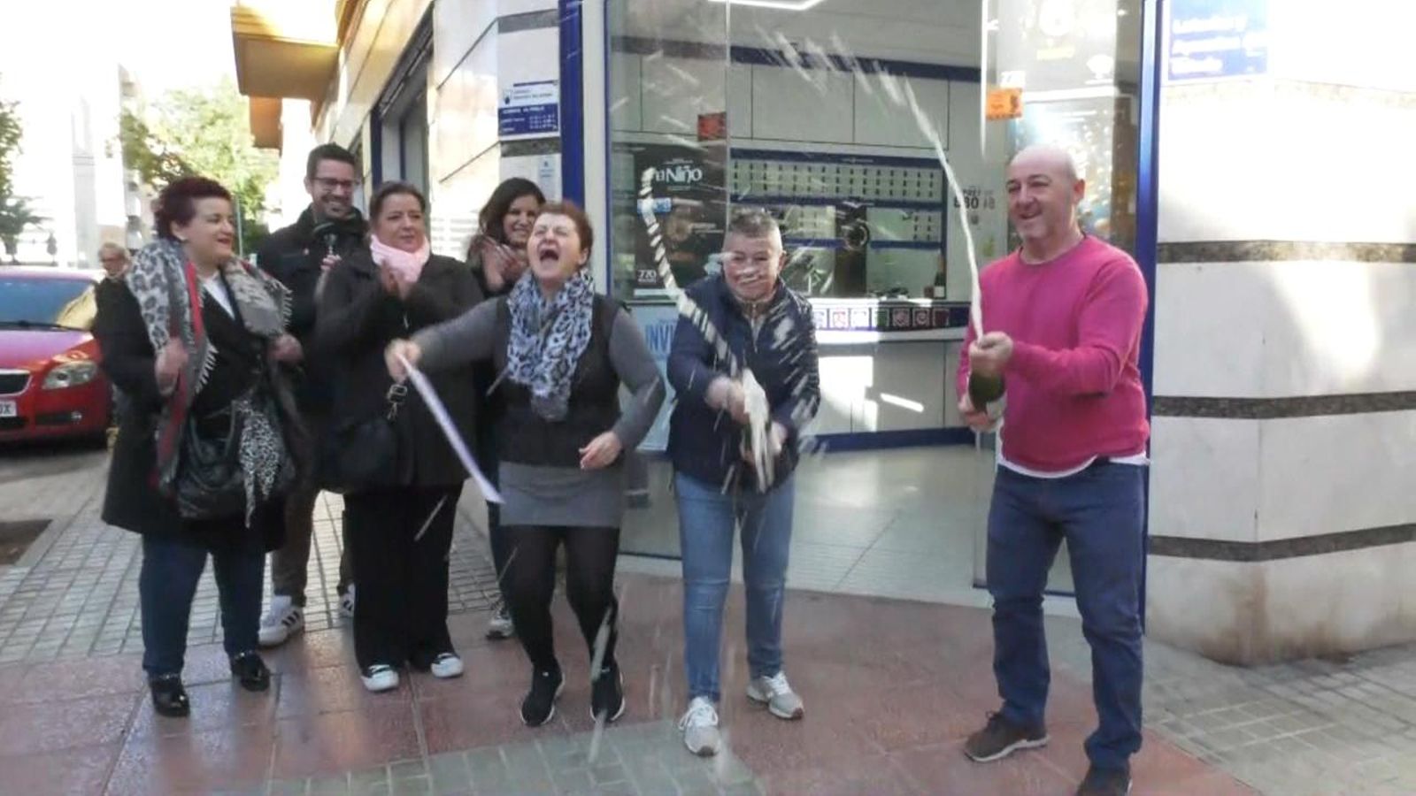 A Elx celebren un premi repartit entre veïns i associacions del barri