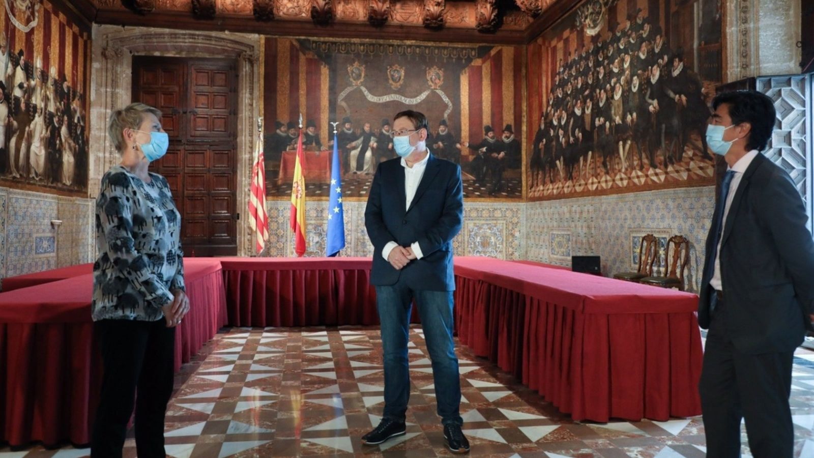 El president Ximo Puig amb els representants de Democrats Abroad al Palau de la Generalitat