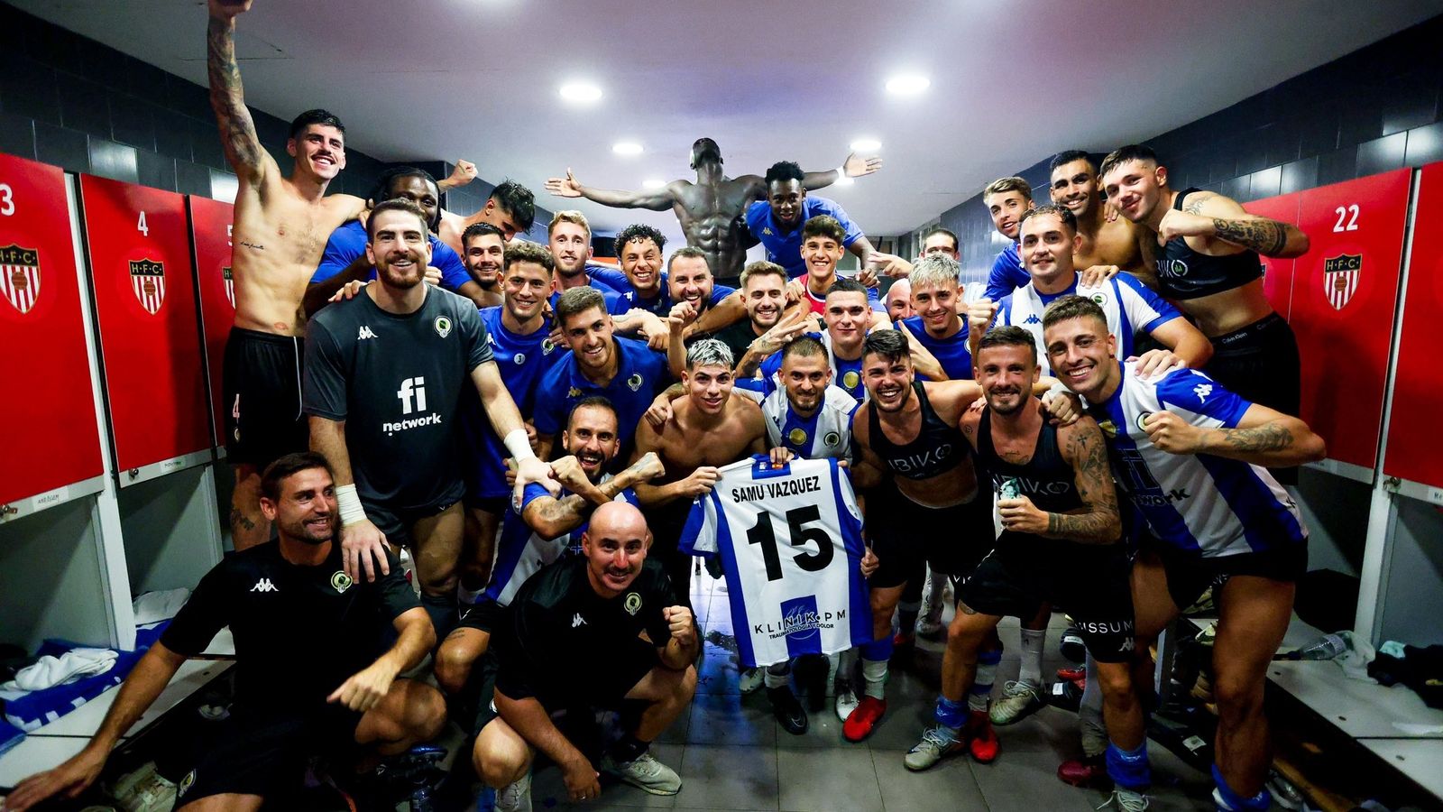 Els jugadors de l'Hèrcules celebren el triomf contra el Ceuta