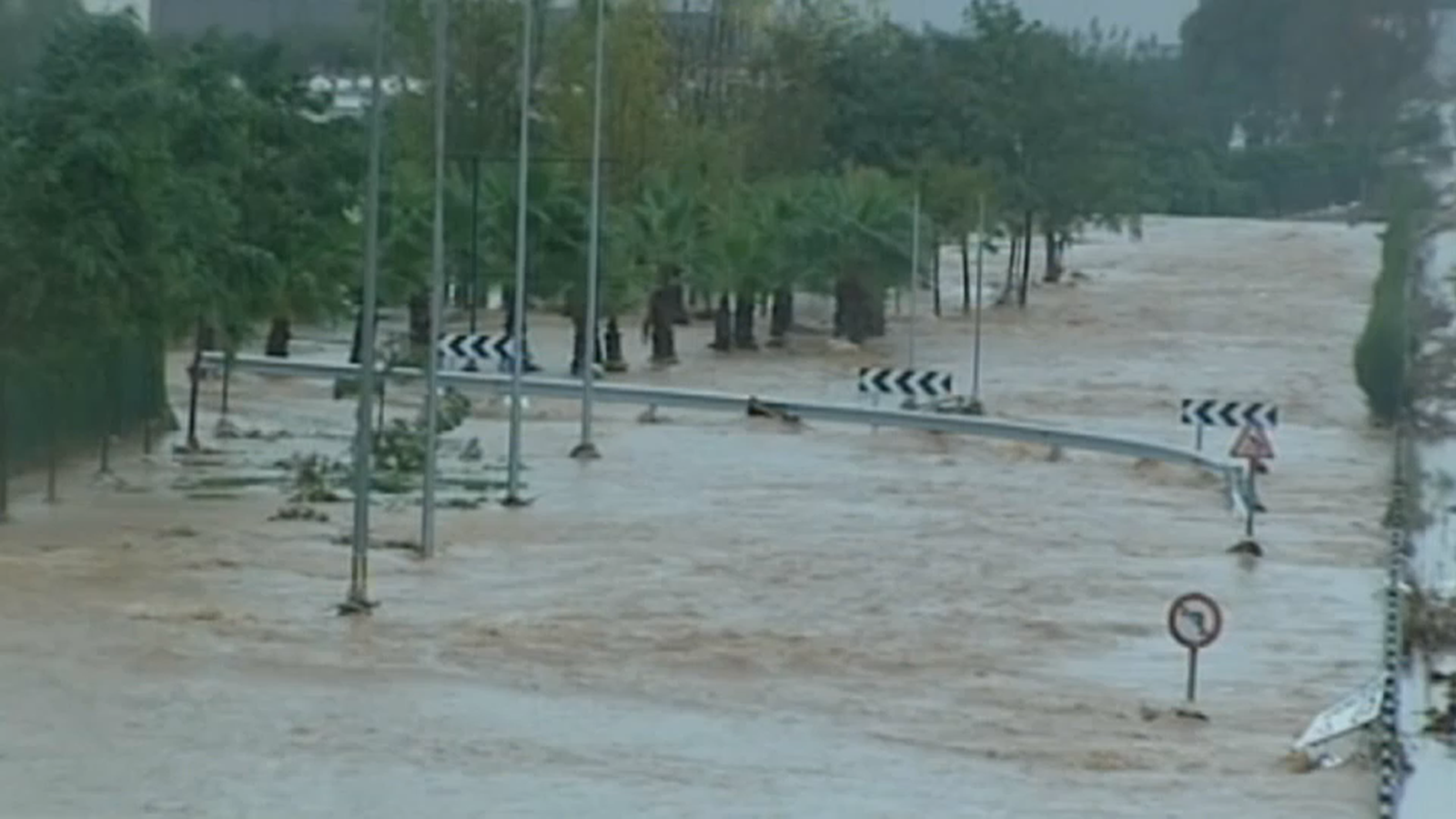 VÍDEO | El veïnat d’Aldaia demana una solució a les inundacions que pateixen quan plou