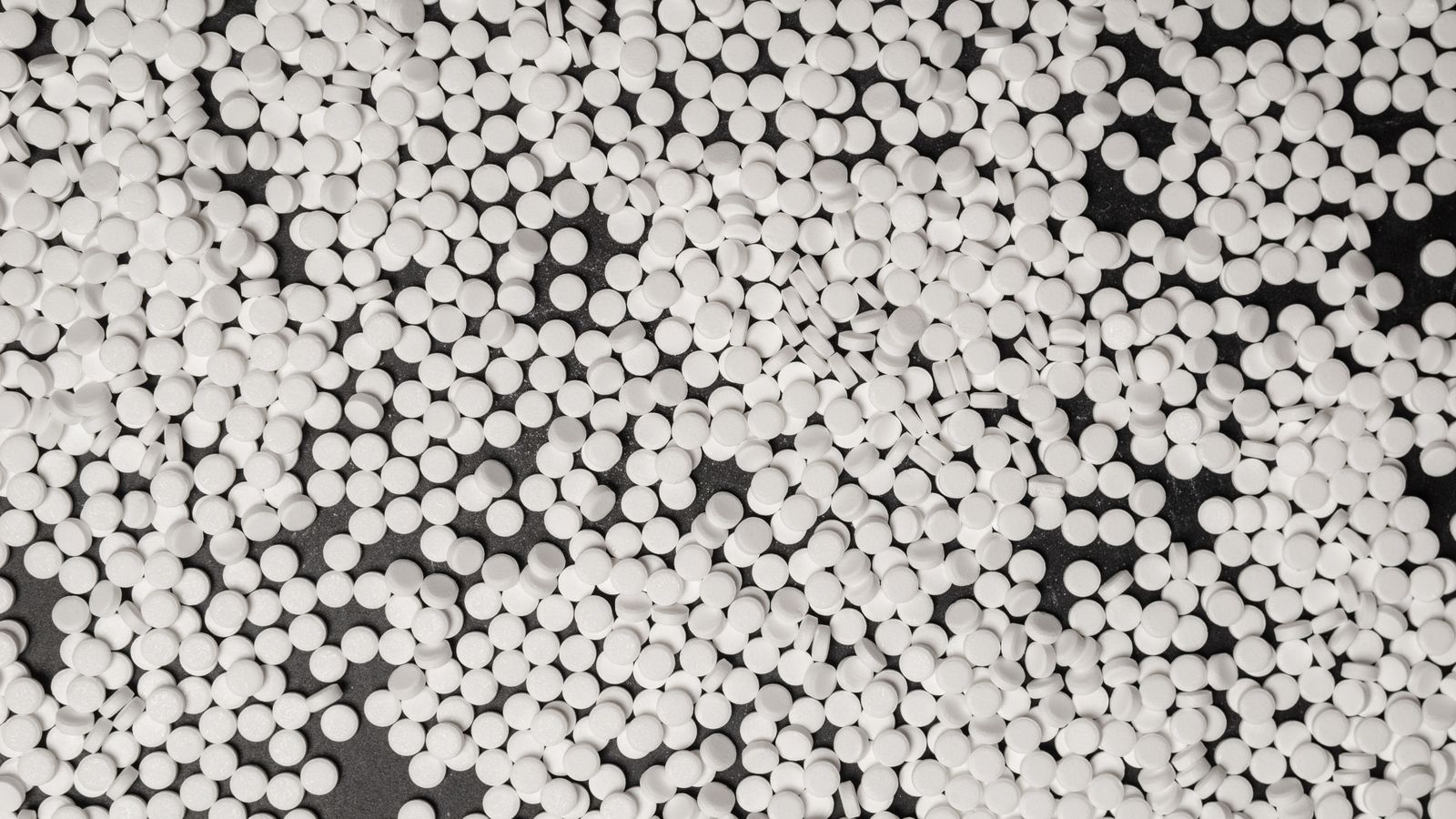 L'aspartam és un edulcorant no calòric habitual en begudes "light", dolços i altres productes alimentaris