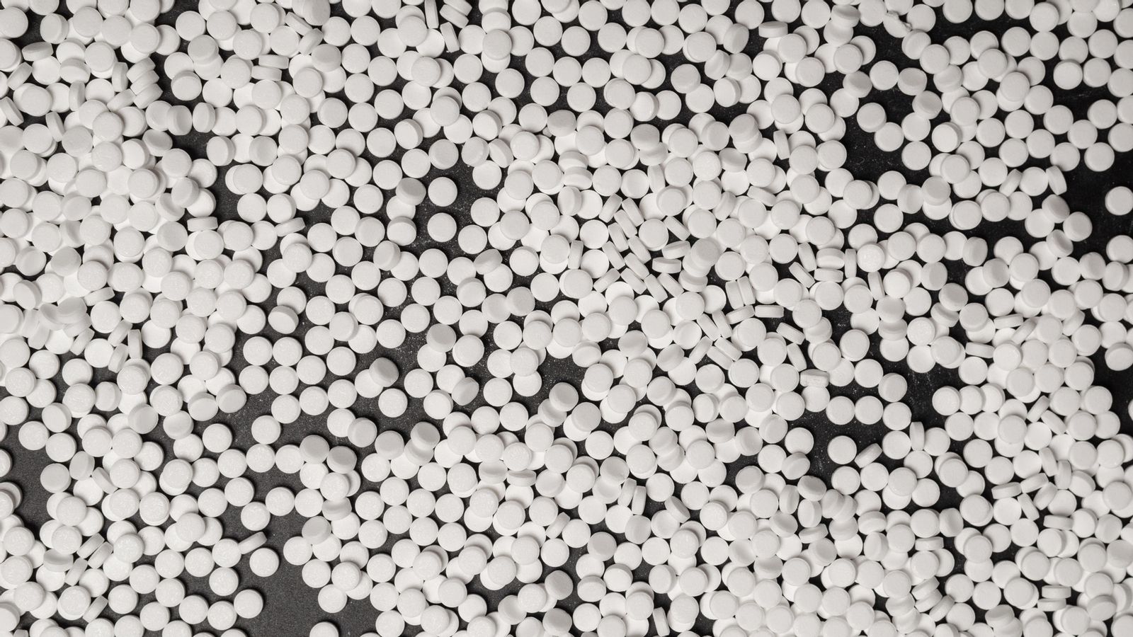 L'aspartam és un edulcorant no calòric habitual en begudes "light", dolços i altres productes alimentaris
