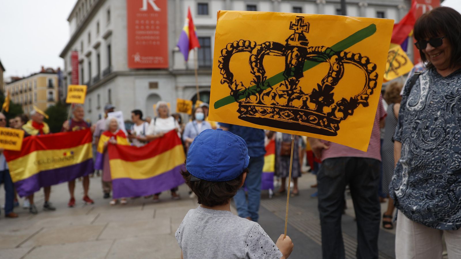 Concentració a Madrid per a protestar per la tornada a l’estat espanyol de Joan Carles I
