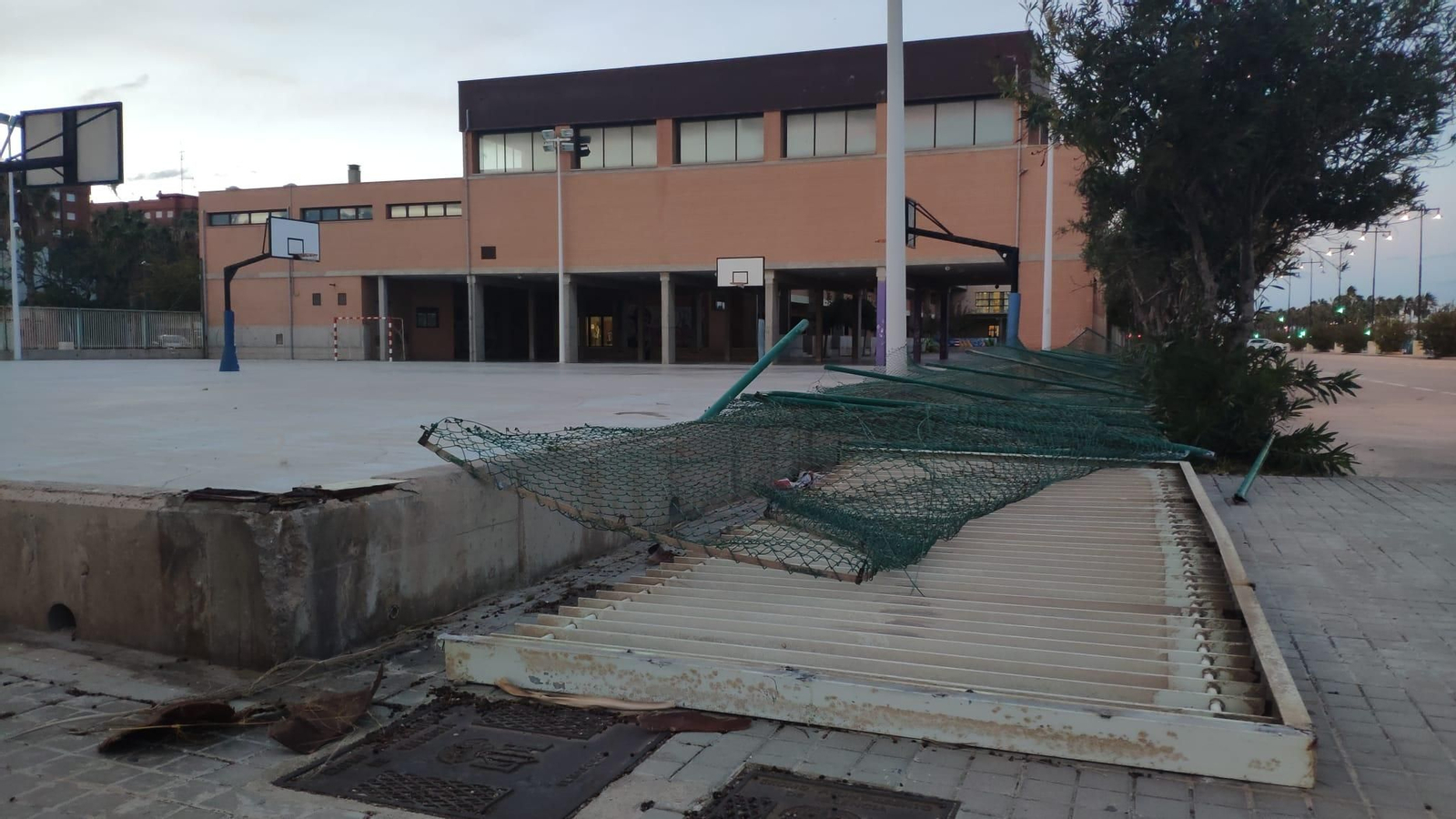 Institut Isabel de Villena, a la Malvarrosa de València