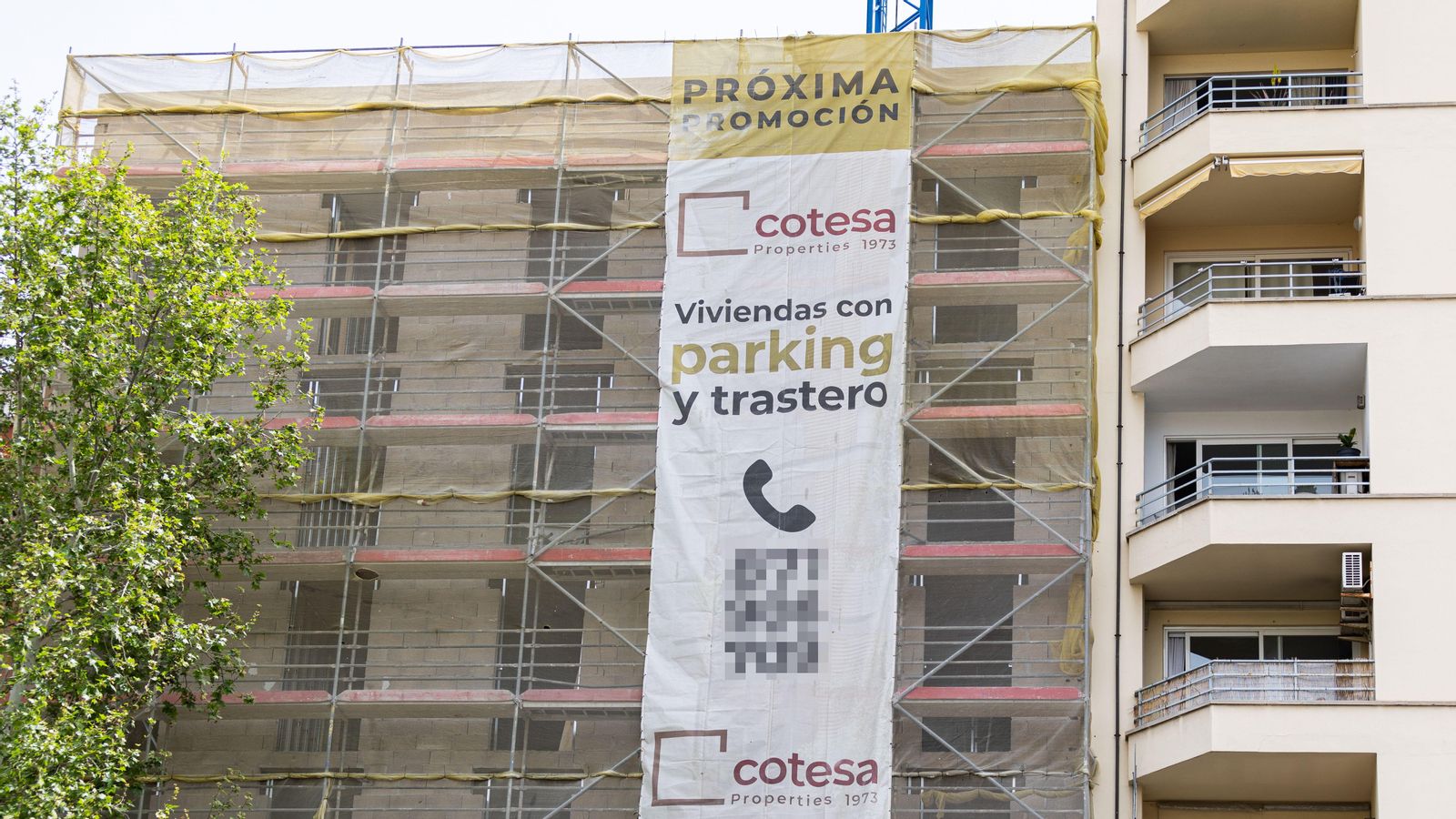 Cartell de promoció de viviendes