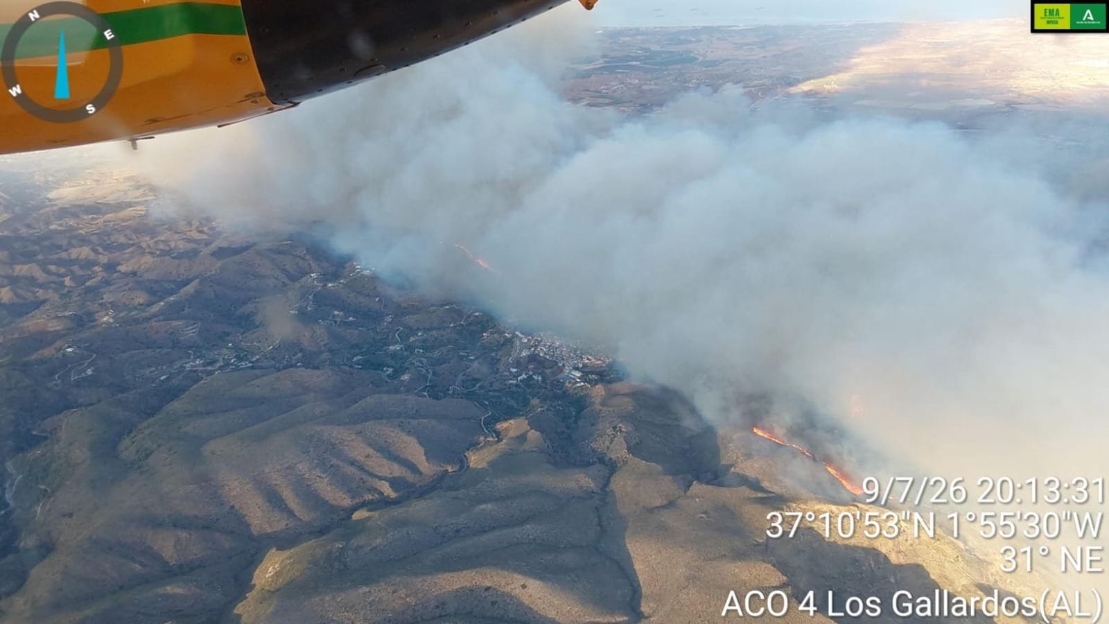 Imatge aèria de la zona on s'ha produït l'incendi i on s'aprecia com d'escarpat és