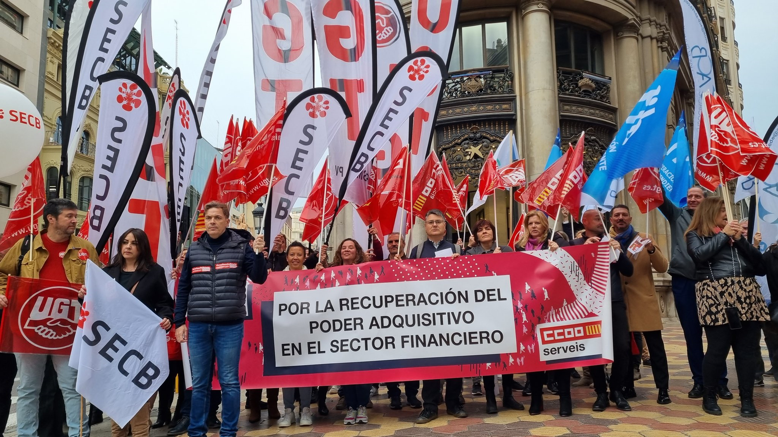 Protesta de treballadors del sector financer a València
