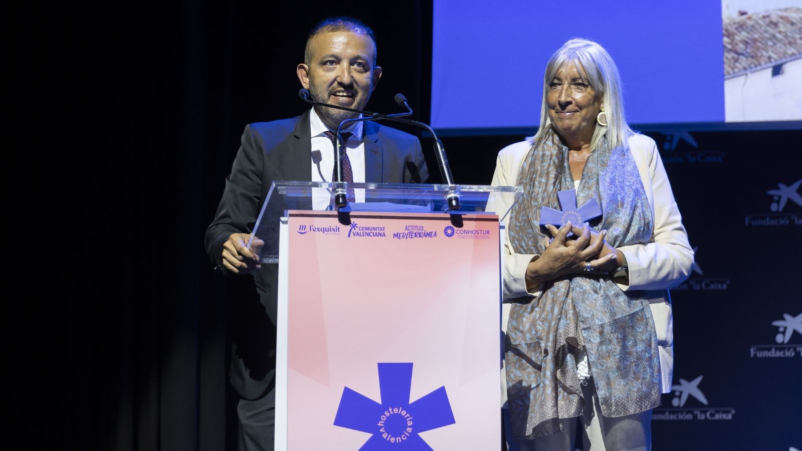 Lucio Cabrera i María José Martín, regidor d'Agricultura i regidora de Turisme i Cultura de l'Ajuntament de Requena
