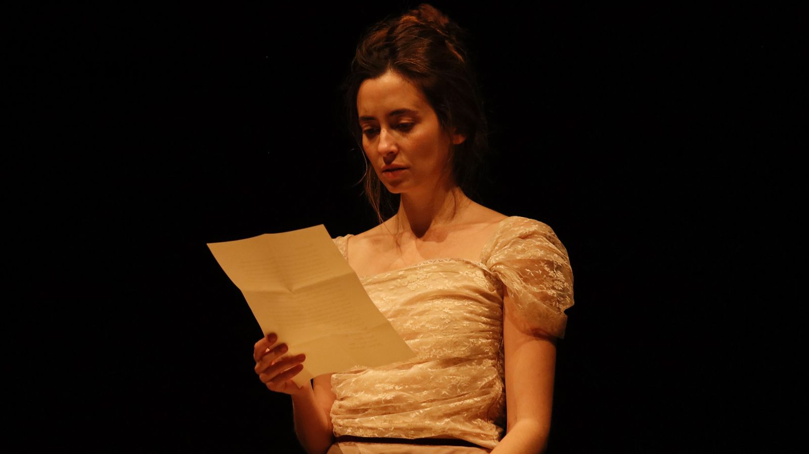 Júlia | Oli roent
