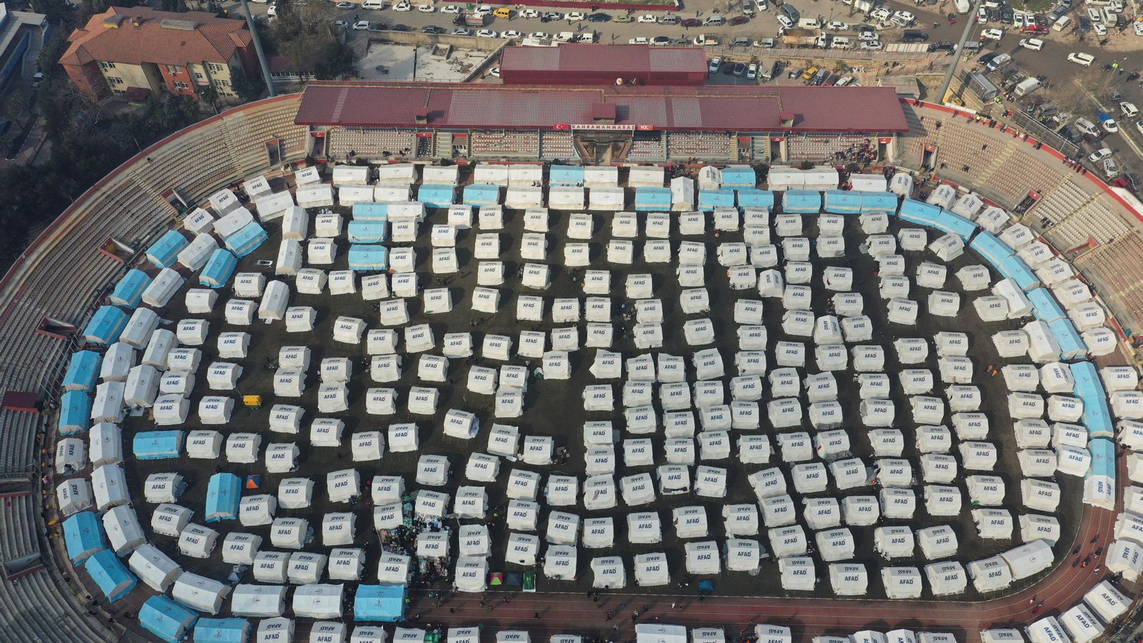 Allotjatments provisionals a a l'estadi de futbol de Kahramanmaras (Turquia)