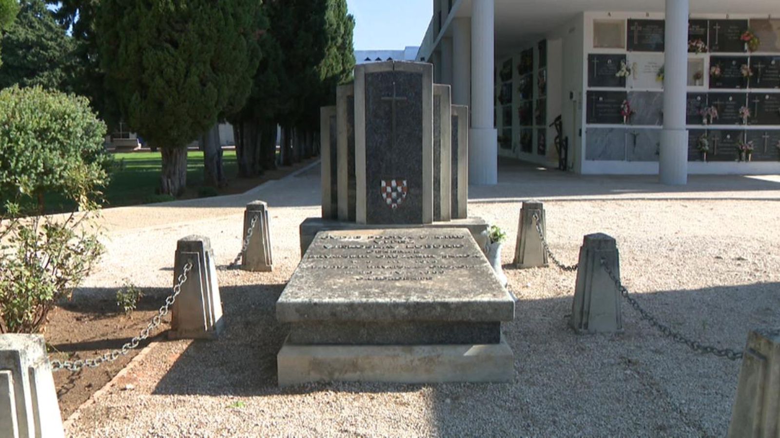 Tomba del genocida Luburic al cementeri de Carcaixent, a la Ribera Alta