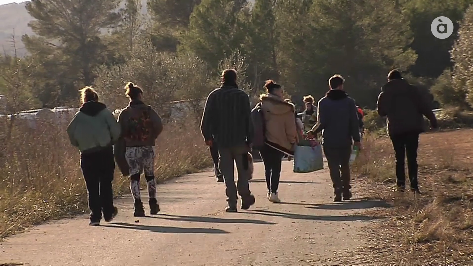 VÍDEO | Desallotgen els assistents a la ‘rave’ il·legal de Sant Mateu