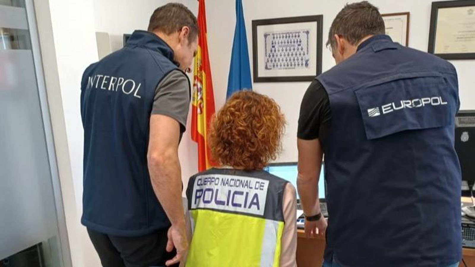 Agents de la Policia Nacional i la Interpol, en una imatge d'arxiu