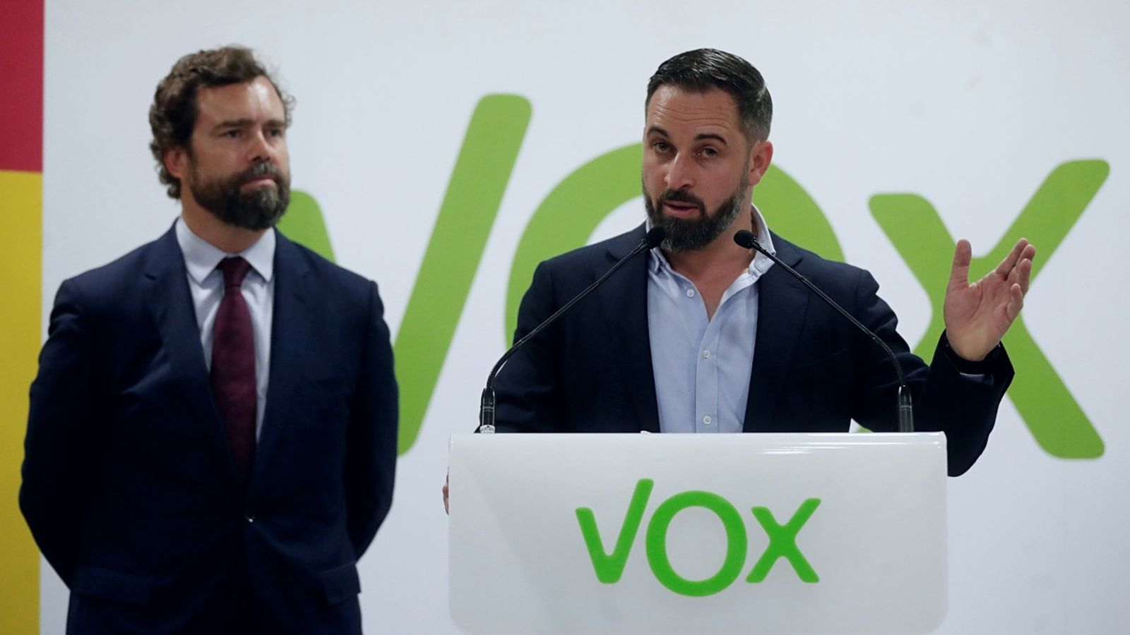 De dreta a esquerra, el president de Vox, Santiago Abascal, i el diputat Ivan Espinosa