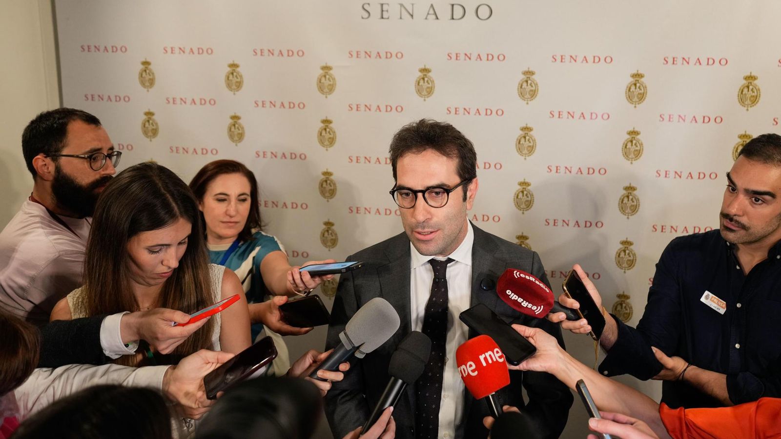 El ministre Carlos Cuerpo després de comparéixer al Senat El ministre Carlos Cuerpo després de comparéixer al Senat