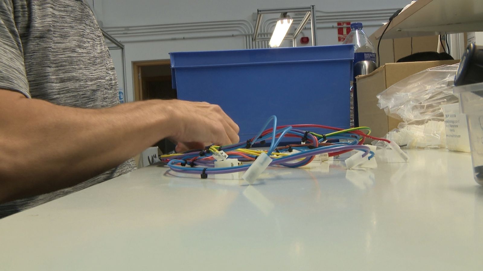 La crisi del microxip: com l’augment d’aparells electrònics amenaça el mercat digital