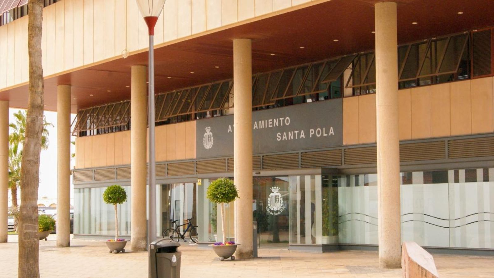Façana de l'Ajuntament de Santa Pola